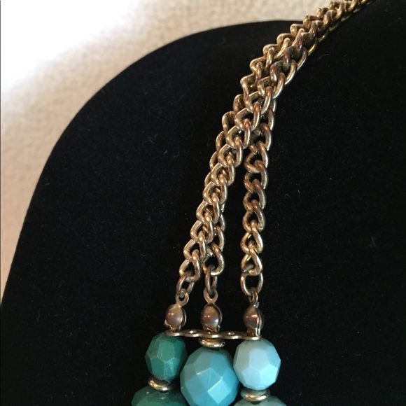 Vintage Multi-strand Necklace & Earring Set. - Picture 4 of 7